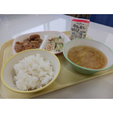 キャベツとたまねぎのみそ汁